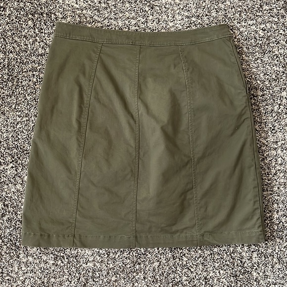 Banana Republic | Olive Green Skirt - Picture 3 of 6